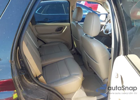 2005 Ford Escape Limited from USA, damaged, VIN 1FMCU94185KA68739